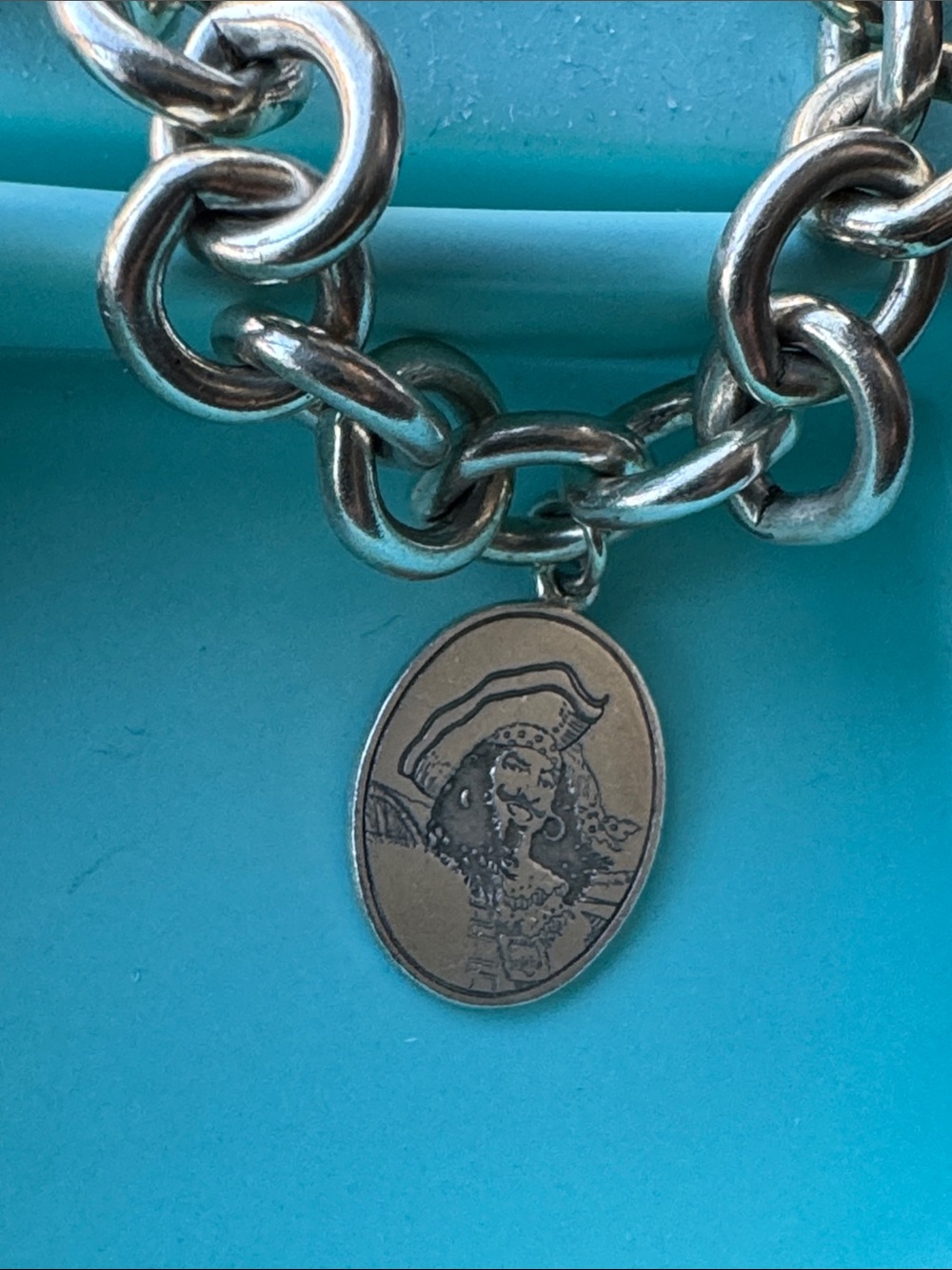 Extremely Rare Tiffany “Pirate” Charm Clasping Silver Link Bracelet - Picture 3 of 10